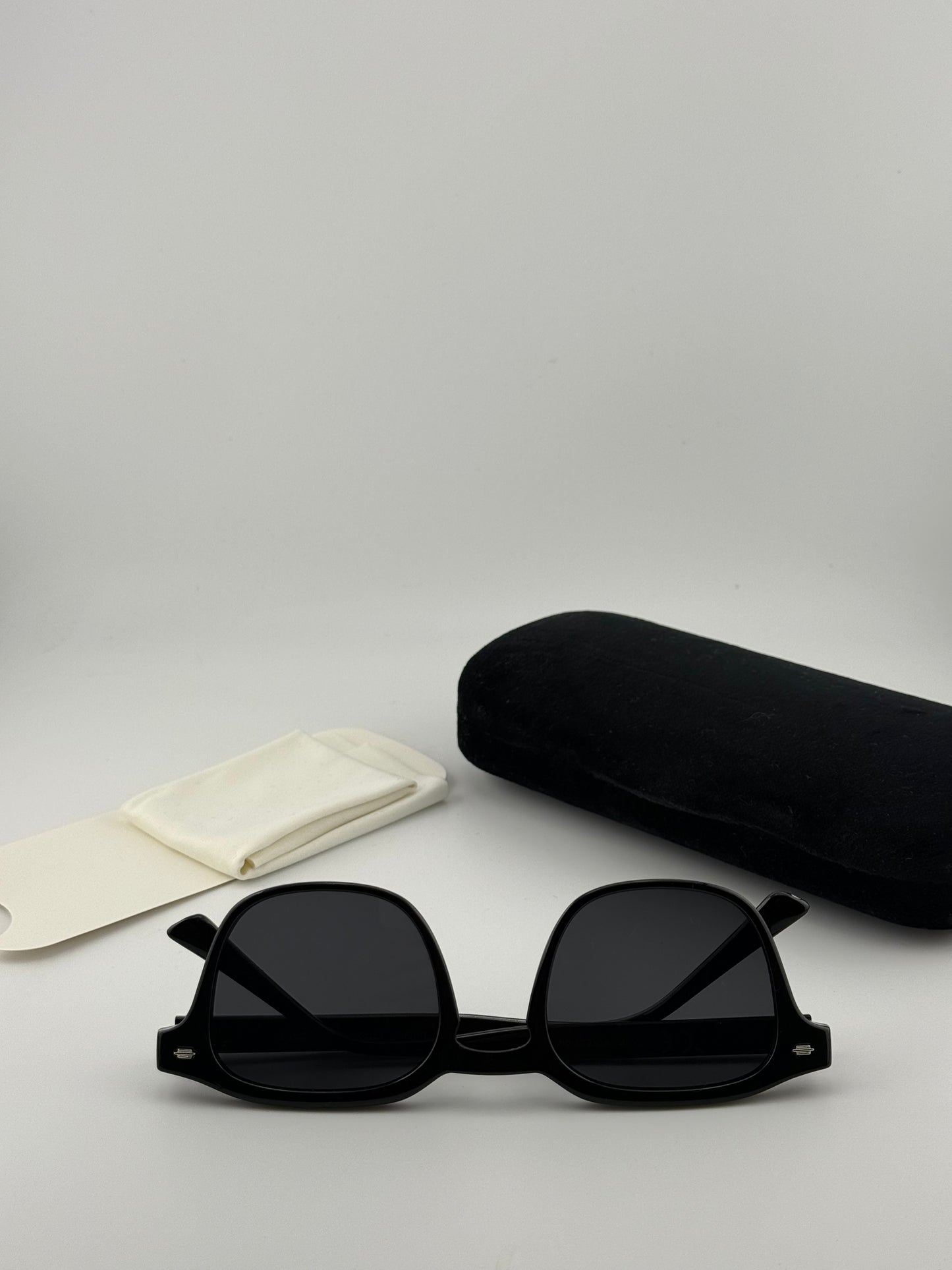 Prisma Black