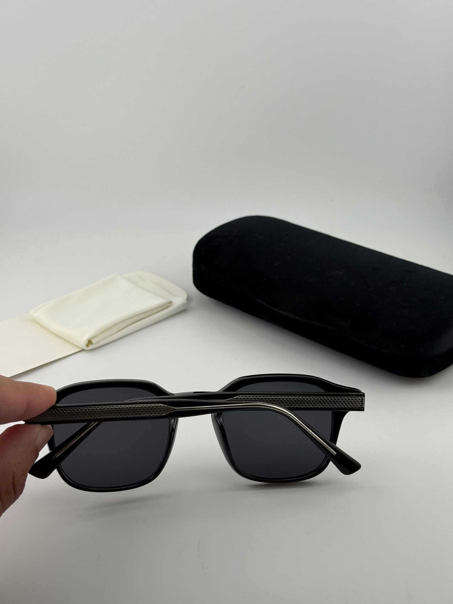 Prisma Black