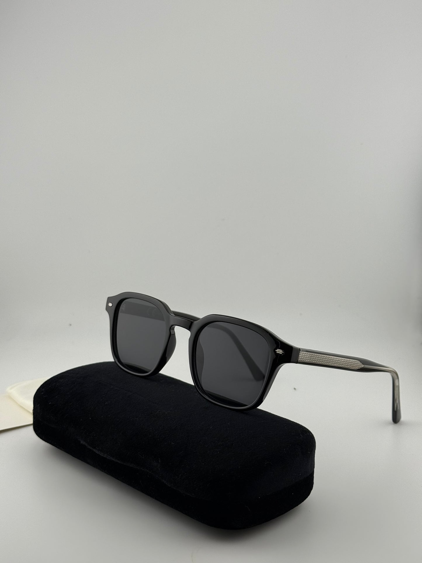 Prisma Black